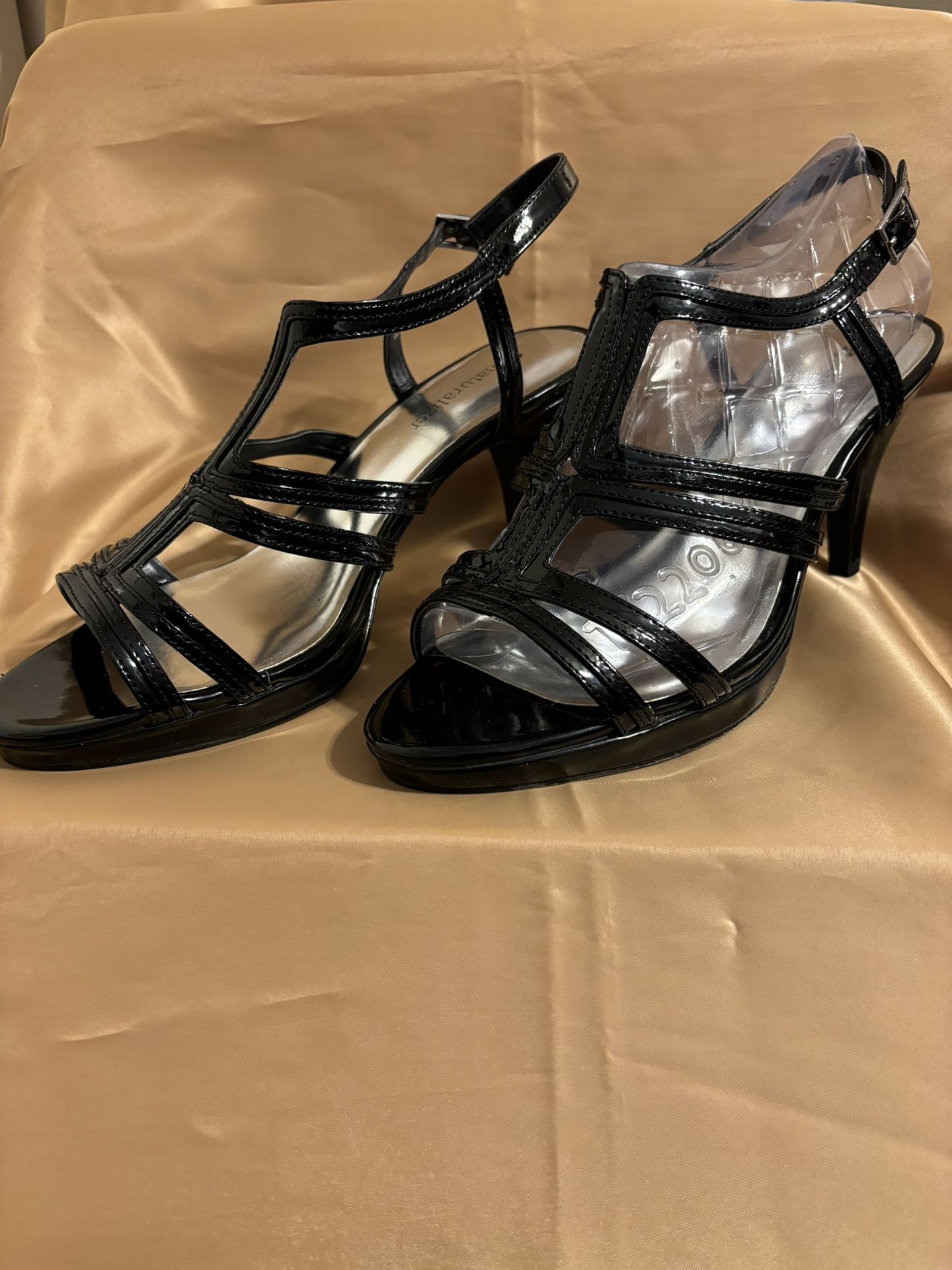 Naturalizer (Brandy) Black Strap Women’s Size 8.5 W. *SALE*