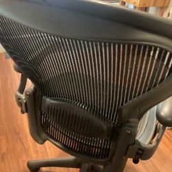 HERMAN MILLER AREON CHAIR