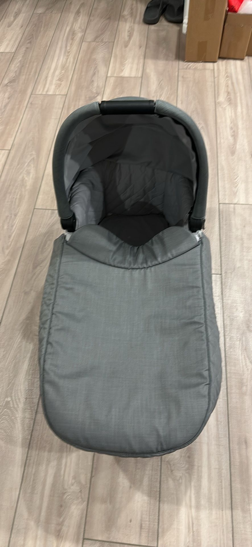 Graco Premier Modes Nest Carry Cot / Pram Bassinet