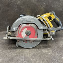 Dewalt Worm Drive Style Circular Saw DCS577 