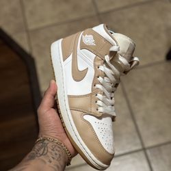 Jordan 1 Mid Tan Gum Size 8.5