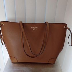 Michael kors tote /hand bag ,  see photos for details ,,  cash only .