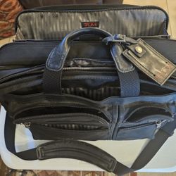 Tumi Black Ballistic Nylon Overnighter Briefcase 2674D3 Laptop Shoulder Bag