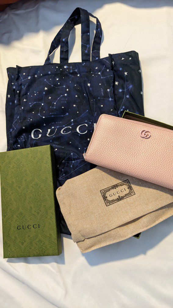 Women's Gucci Wallet 