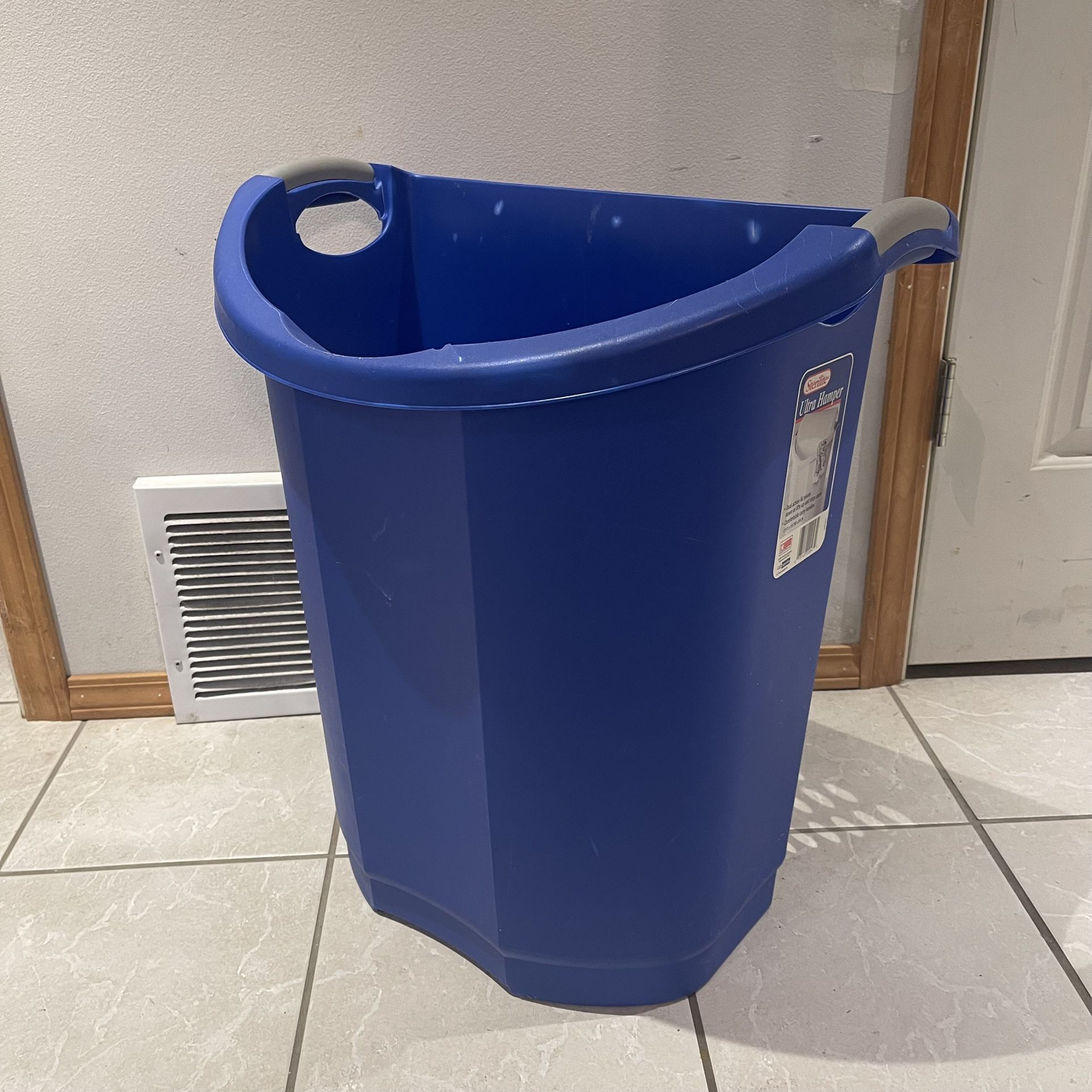 Sterilite Laundry Hamper