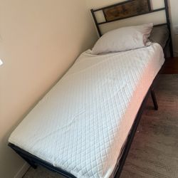 Single Bed 🛌 With Mattress 