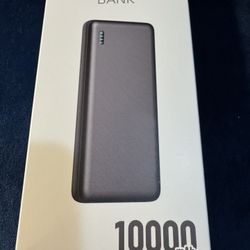 BNEW IN BOX Power Bank 10000mah