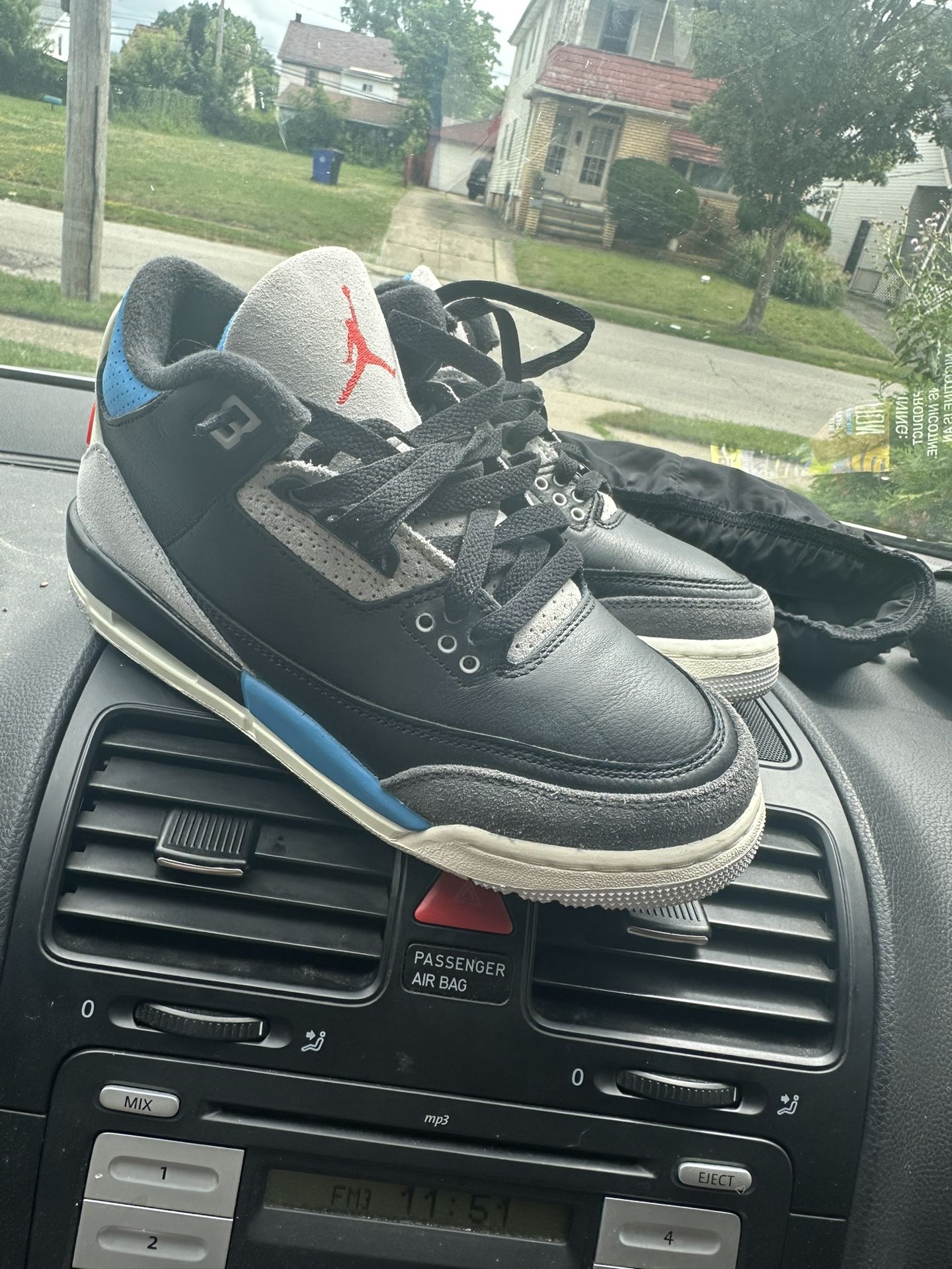 Retro 3s (2025)