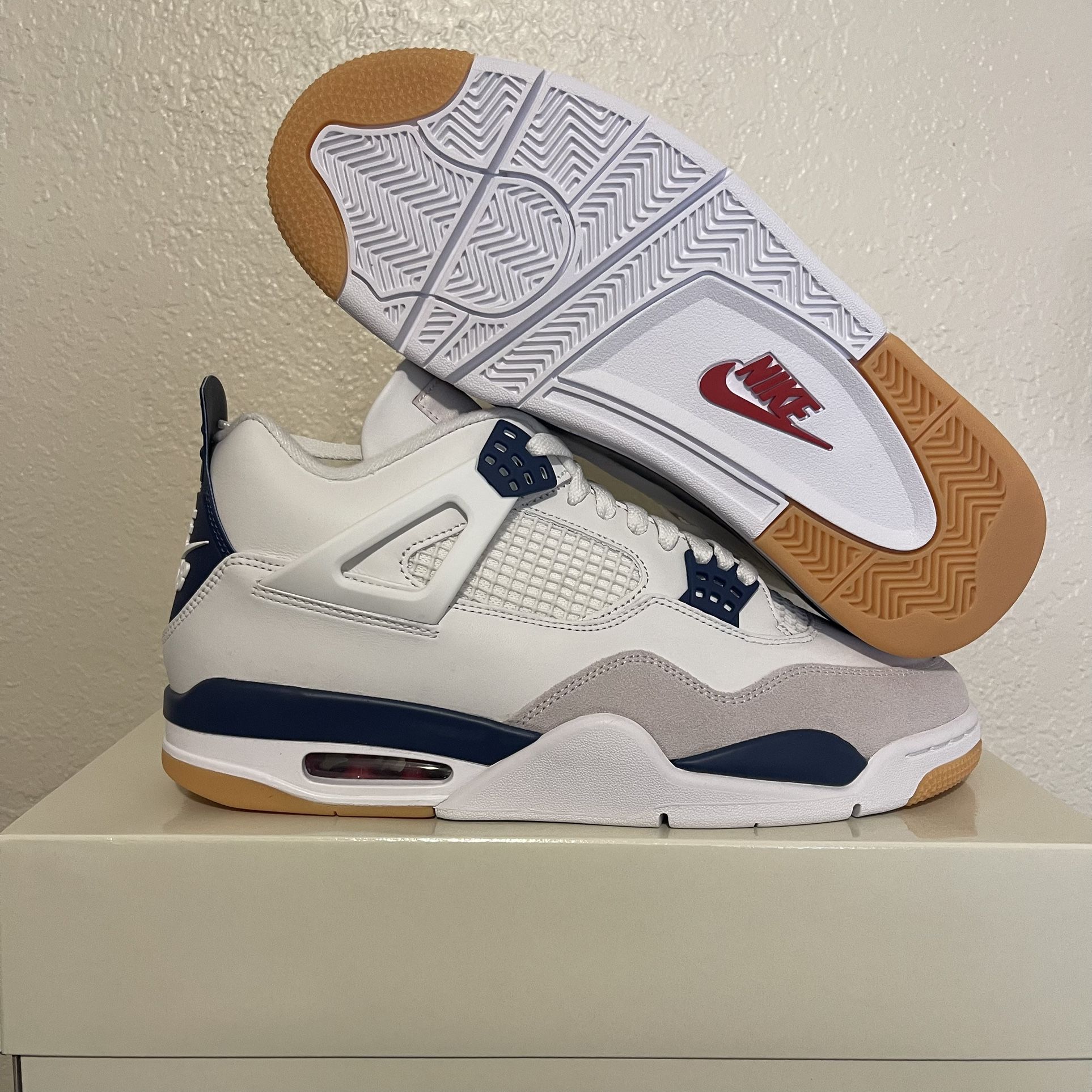 Jordan 4 Retro SB Navy Size 11M(PENDING)