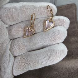 Lady's Rose 14 Karat Earrings * Round Diamonds : 0.41 carat total * Pink Mop 
