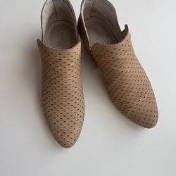 Kenneth Cole New York booties, Size 7