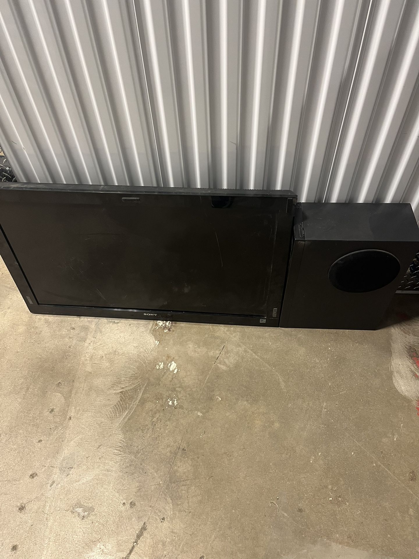 2 TVs (40in & 50in) Sony Subwoofer