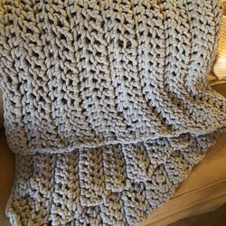 Hand-knit Heavy Blanket Vegan Yarn