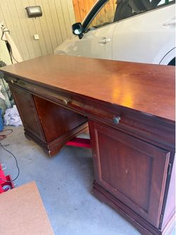Free desk