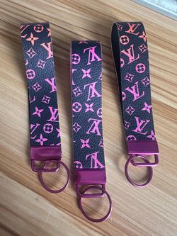 Keychain wristlet