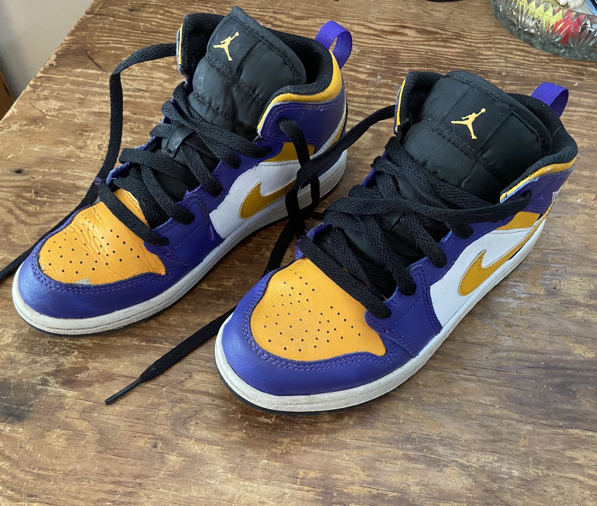 Nike Air Jordan 1 Mid "Lakers" - Size 2.5Y