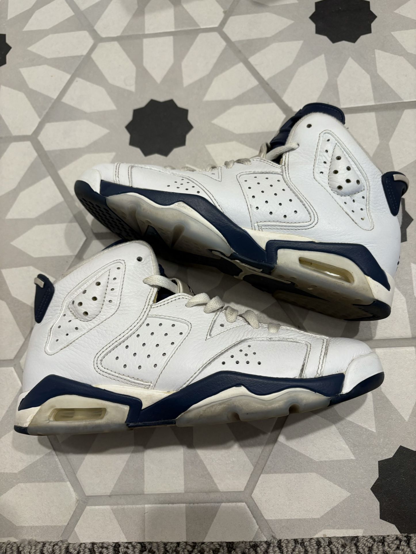Jordan Retro VI Midnight Size 6Y