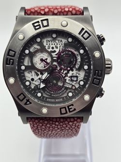 Rare & Unique Men's Swiss Chromograph with red Stingray band Invicta (17672)