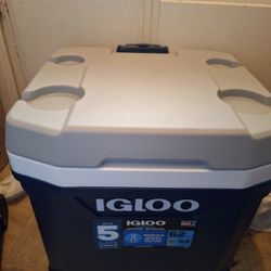 Igloo Roller Cooler 