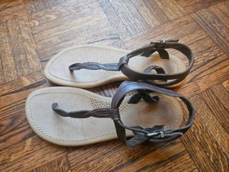 UGG Sandal - Wide 6