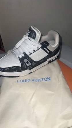LV skates size 43