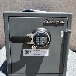 Sentry Safe Fireproof Waterproof Security Safe Box