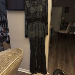 EXQUISITE FIGURE HUGGING LADIES EVENING DRESS IN A 4XL SIZE BRAND NEW