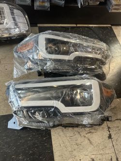 Toyota Tacoma 2016-2022 headlights c bar projectors