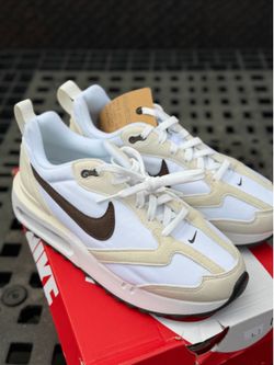 Nike Air Max Dawns Women’s (7.5) Men’s 6