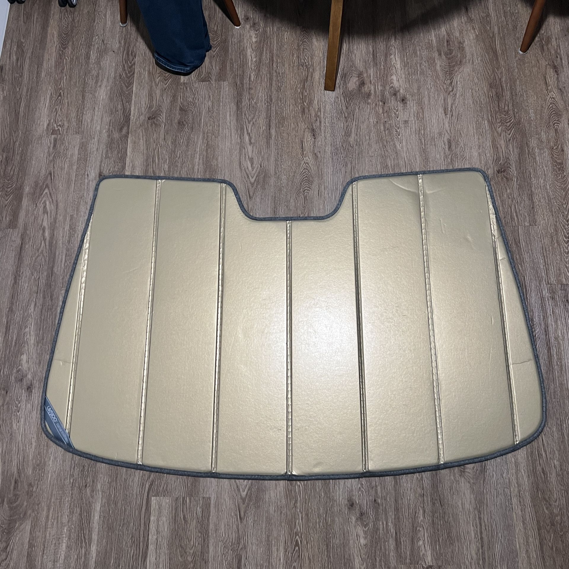 Windshield Sun Shade for SUV/Crossovers (Gold)