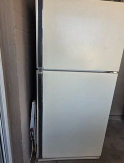 White Top-Freezer Refrigerator