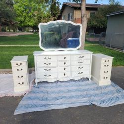 Gorgeous Vintage MCM French Provincial 4 Piece Bedroom Set with Dresser, Mirror, and Nightstand Pair