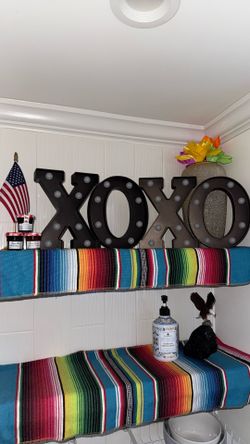 XOXO light letters