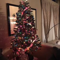 Christmas Tree With All Ornaments