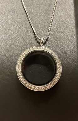 Origami Owl Living Locket Twist Open