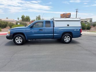 2005 Dodge Dakota 4 x 4￼