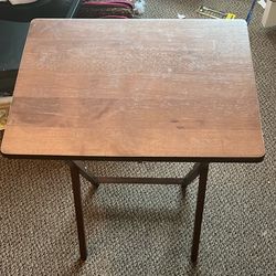 Foldable wooden table