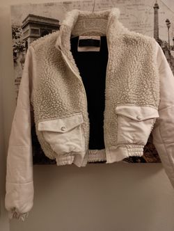 White Cropped Jacket With Pockets.