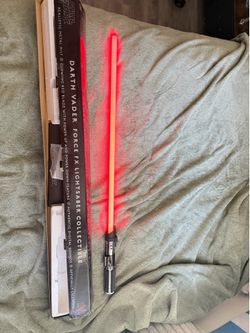 Star Wars Darth Vader Force FX Lightsaber – Works Perfect – Complete w/