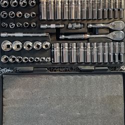 GEARWRENCH Tool Set