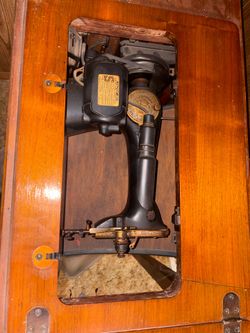 Singer vintage 1920s sewing machine