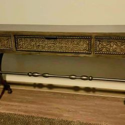 TV STAND/CONSOLE TABLE