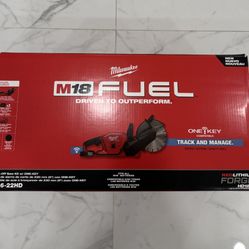 Milwaukee M18 Brushless Cordless Saw Kit Batteries & Rapid Charger