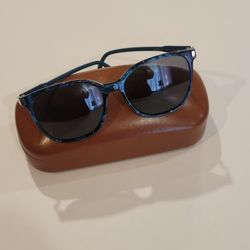 Longchamp Women's Cat Eye Sunglasses Blue/Black LO612S 421 54x16x140 
with case. Tortoise frame blue/black . Pre-owned, very good shape, no 
scratches