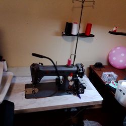 SINGER Sewing Machine 