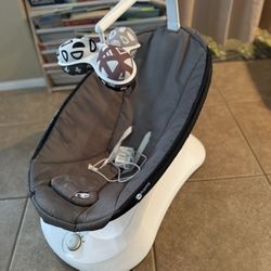 4moms Rockaroo Baby Rocker 