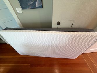 Like new Monte Design Kid Twin Mattress