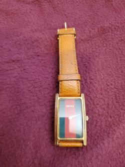 GUCCI 2600L Swiss Made Red Dial Gold Plated Quartz Ladies Watch, https://offerup.com/redirect/?o=QXV0aGVudGljLk5ldw== Japanese Battery&Good Working.

