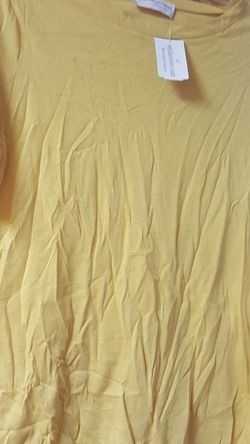 Windsor Short Sleeve Top Shirt. Size Large. Mustard Color. Brand New With Tag