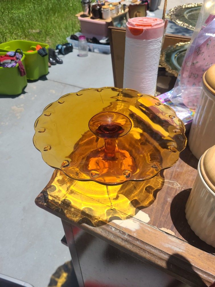 Amber Cake Holder